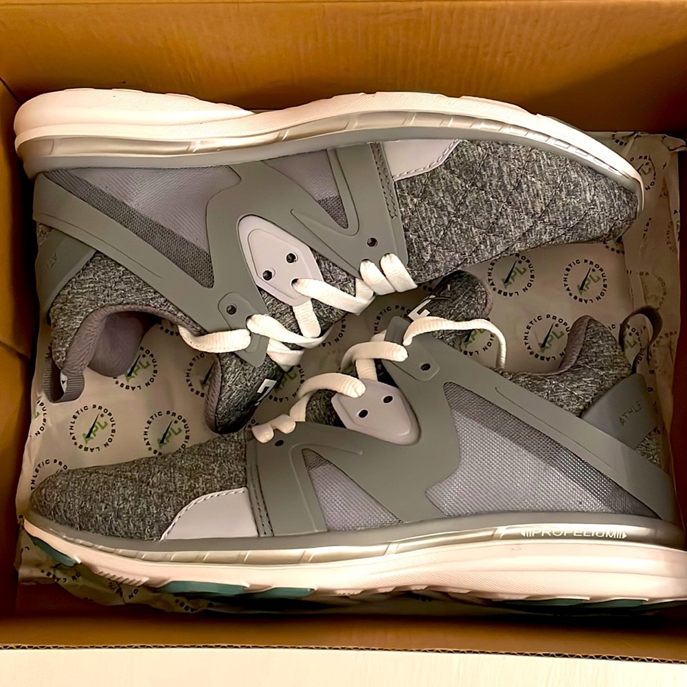 NIB APL Running Womens Size 9 Sneakers. Ascend - Cosmic Grey/Metallic Silver